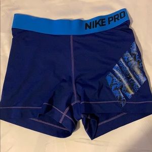 Nike women’s pro 3” shorts